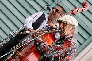 Jiří Stivín a Cindži renta, Jazz nad Vltavou, Festival komorní hudby Český Krumlov 28. 6. 2022, foto: Lubor Mrázek