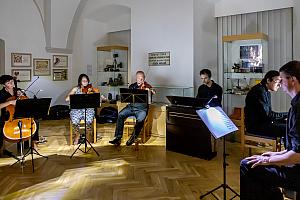 Milenky starého kriminálníka, projekce němého filmu s živou hudbou z hudebního archivu českokrumlovského kina, Festival komorní hudby Český Krumlov 30. 6. 2022, foto: Lubor Mrázek
