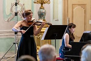 Koncert k poctě Josefu Sukovi, Anna Gutowska (housle), Noriko Ushioda (klavír), Festival komorní hudby Český Krumlov 1. 7. 2022, foto: Lubor Mrázek