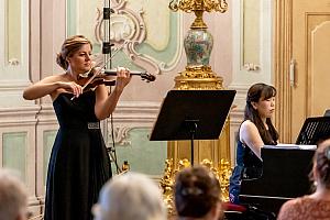 Koncert k poctě Josefu Sukovi, Anna Gutowska (housle), Noriko Ushioda (klavír), Festival komorní hudby Český Krumlov 1. 7. 2022, foto: Lubor Mrázek