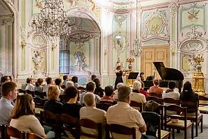 Koncert k poctě Josefu Sukovi, Anna Gutowska (housle), Noriko Ushioda (klavír), Festival komorní hudby Český Krumlov 1. 7. 2022, foto: Lubor Mrázek