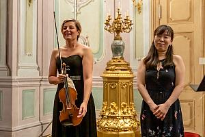 Koncert k poctě Josefu Sukovi, Anna Gutowska (housle), Noriko Ushioda (klavír), Festival komorní hudby Český Krumlov 1. 7. 2022, foto: Lubor Mrázek