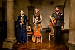 Nokturno s číší vína, Nina Havelková (kytara), Duo Manera - Soňa Vimrová a Miroslav Žára (kytara), Festival komorní hudby Český Krumlov 1. 7. 2022, foto: Lubor Mrázek