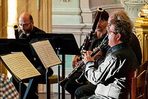 Skladby pro dechovou harmonii mezi Madridem, Vídní a Českým Krumlovem, Joan Enric Lluna - klarinet, Harmonia Mozartiana Pragensis, Festival komorní hudby Český Krumlov 6. 7. 2023, foto: Lubor Mrázek (9/25)