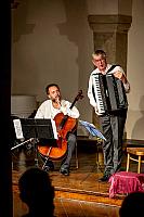 Nokturno s číší vína - Vivat tango, Ladislav Horák - akordeon, Petr Nouzovský - violoncello, Festival komorní hudby Český Krumlov 8. 7. 2023, foto: Lubor Mrázek (5/20)