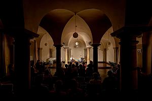 Nokturno s číší vína - Vivat tango, Ladislav Horák - akordeon, Petr Nouzovský - violoncello, Festival komorní hudby Český Krumlov 8. 7. 2023, foto: Lubor Mrázek (13/20)