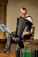 Nokturno s číší vína - Vivat tango, Ladislav Horák - akordeon, Petr Nouzovský - violoncello, Festival komorní hudby Český Krumlov 8. 7. 2023, foto: Lubor Mrázek (15/20)