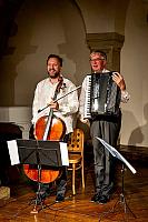 Nokturno s číší vína - Vivat tango, Ladislav Horák - akordeon, Petr Nouzovský - violoncello, Festival komorní hudby Český Krumlov 8. 7. 2023, foto: Lubor Mrázek (16/20)