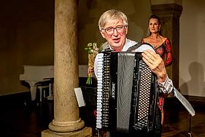 Nokturno s číší vína - Vivat tango, Ladislav Horák - akordeon, Petr Nouzovský - violoncello, Festival komorní hudby Český Krumlov 8. 7. 2023, foto: Lubor Mrázek (18/20)