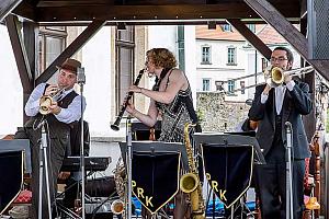 Jazz nad Vltavou - Prvorepublikový večer: Prague Rhythm Kings, Festival komorní hudby Český Krumlov 2. 7. 2024, foto: Lubor Mrázek (2/14)