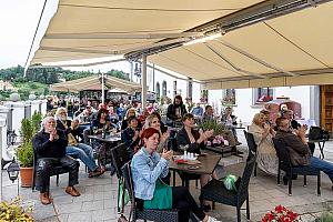 Jazz nad Vltavou - Prvorepublikový večer: Prague Rhythm Kings, Festival komorní hudby Český Krumlov 2. 7. 2024, foto: Lubor Mrázek (4/14)