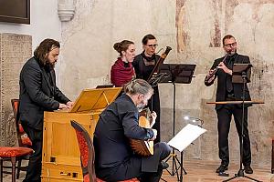 Zpěv a modlitba v životě českokrumlovských řádových sester 15.-17. století, Vox Clamans, umělecký vedoucí Jan Hajič, Festival komorní hudby Český Krumlov 28. a 29. 6. 2024, foto: Lubor Mrázek (6/21)