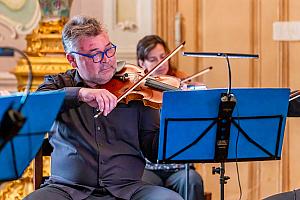 Koncert k poctě Josefu Sukovi a české hudbě, Komorní orchestr Praga Camerata, Festival komorní hudby Český Krumlov 6. 7. 2024, foto: Matouš Vokatý (5/12)