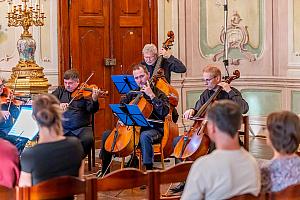 Koncert k poctě Josefu Sukovi a české hudbě, Komorní orchestr Praga Camerata, Festival komorní hudby Český Krumlov 6. 7. 2024, foto: Matouš Vokatý (6/12)