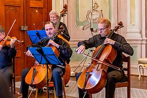 Koncert k poctě Josefu Sukovi a české hudbě, Komorní orchestr Praga Camerata, Festival komorní hudby Český Krumlov 6. 7. 2024, foto: Matouš Vokatý (7/12)